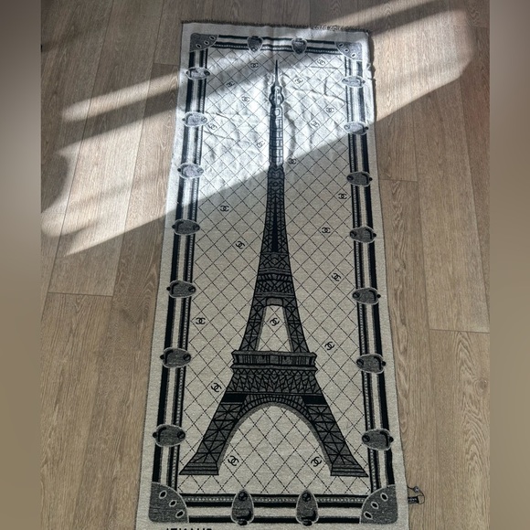 CHANEL Black/White Eiffel Tower Print Scarf  | Black White - Picture 3 of 14